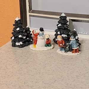 5 Miniature Christmas Village Figurines Decorations for Lighted Houses